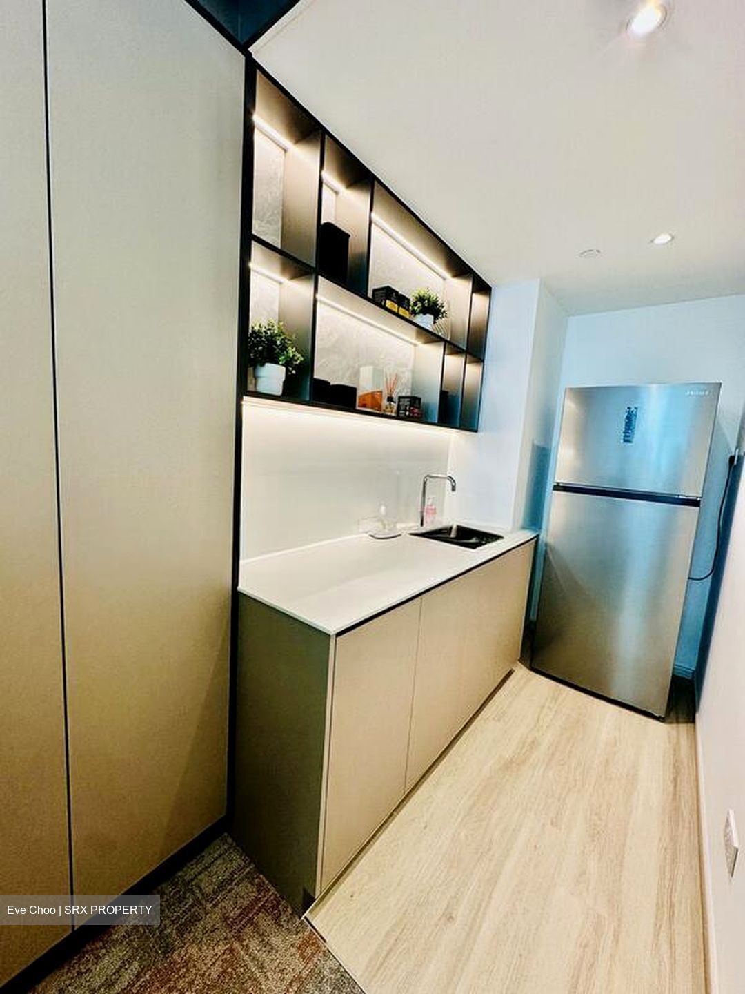 Arc 380 (D8), Office #498704141